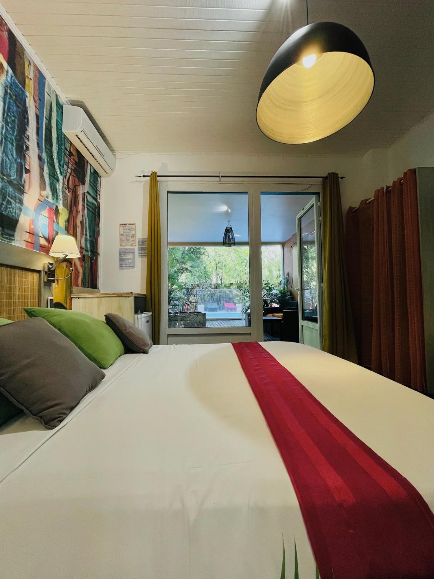 Hotel Les Bougainvilliers Saint-Gilles Les Bains Exterior photo